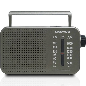 Rádio portátil Daewoo DW1121 com cabo, alimentado por bateria, cinza. DAEWOO - 1